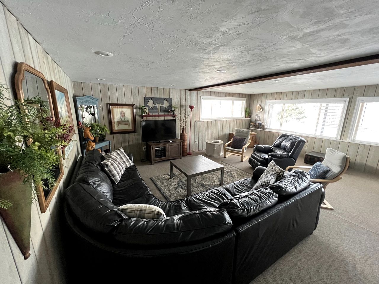 Spacious Vacation Home with Madison River Frontage near Yellowstone in Ennis, Montana