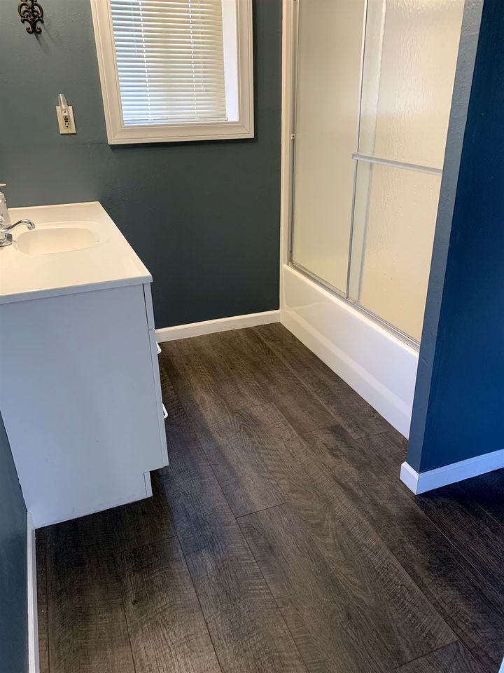 Spacious Vacation Home with Madison River Frontage near Yellowstone in Ennis, Montana