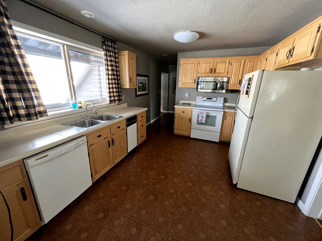 Spacious Vacation Home with Madison River Frontage near Yellowstone in Ennis, Montana