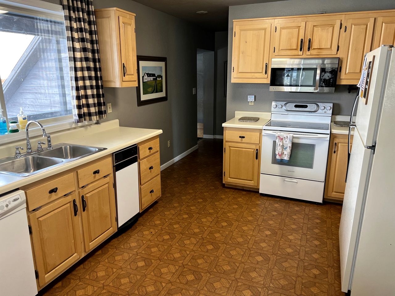 Spacious Vacation Home with Madison River Frontage near Yellowstone in Ennis, Montana