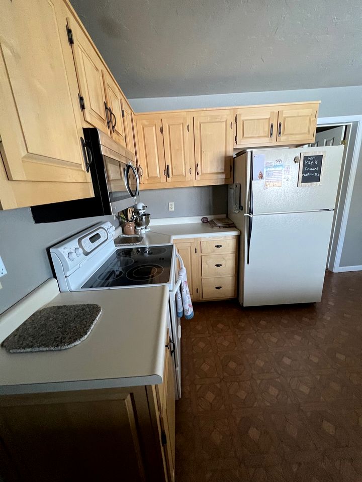 Spacious Vacation Home with Madison River Frontage near Yellowstone in Ennis, Montana