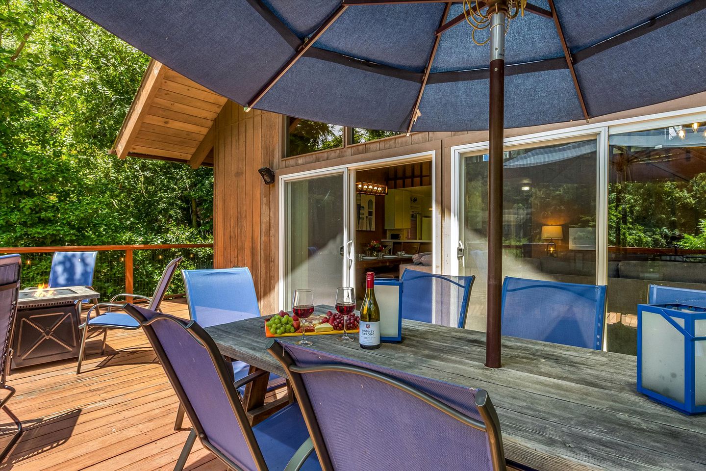 Luxury Log Cabin on the Russian River Surrounded by Redwoods State Natural Reserve in Guerneville, California