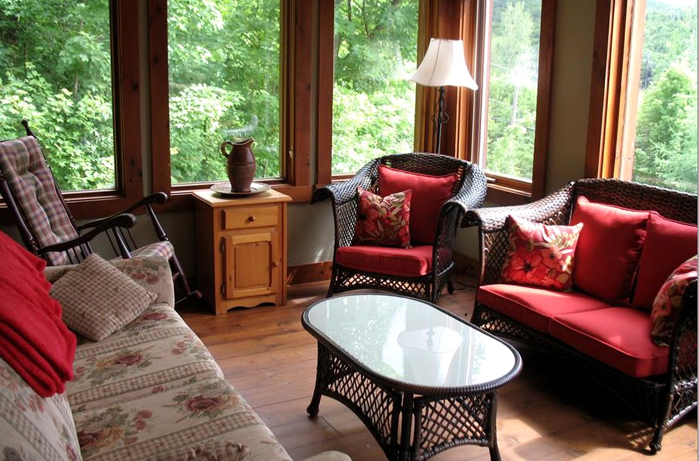 Stately Cabin Rental with a Hot Tub in the Mountains near Montreal, Canada