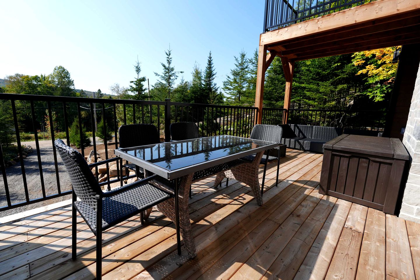 Splendid Group Cabin with Hot-Tub, Pool Table and Private Balcony in Quebec