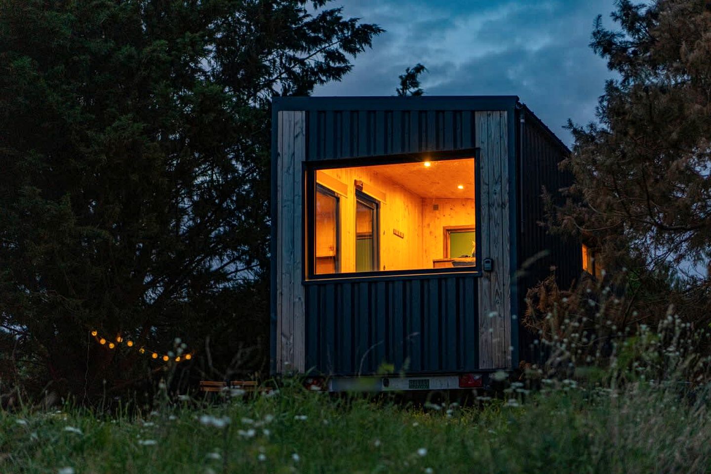 Secluded Sustainable Tiny Home with Horseback Access Near Chaîne des Puys | Châtel-Guyon, France