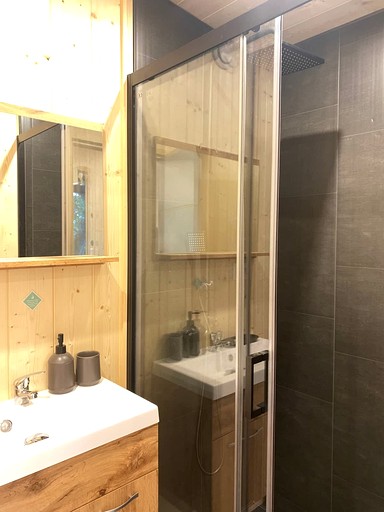 Vacation Rentals (France, --, Auvergne-Rhône-Alpes)