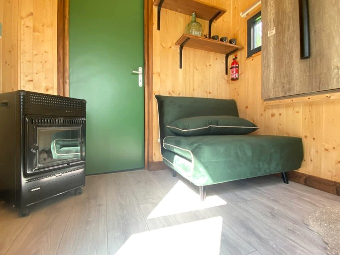 Vacation Rentals (France, --, Auvergne-Rhône-Alpes)