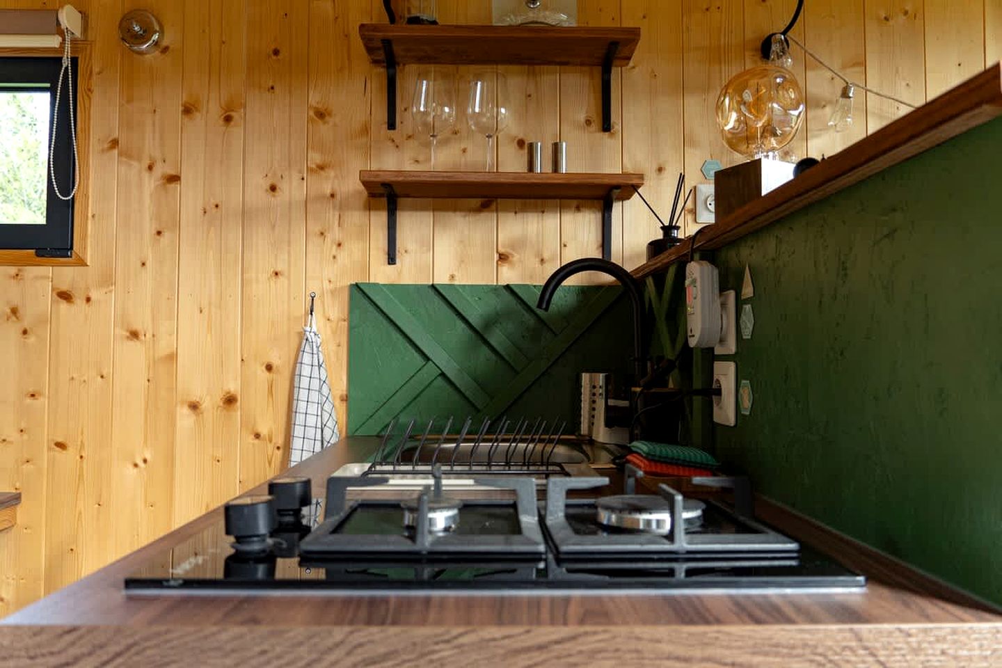 Secluded Sustainable Tiny Home with Horseback Access Near Chaîne des Puys | Châtel-Guyon, France