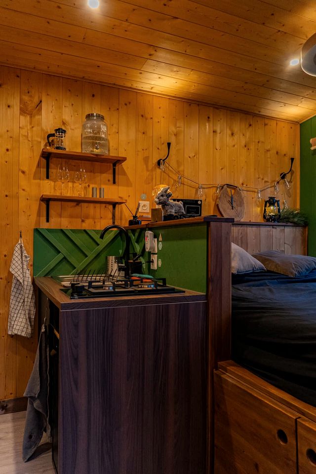 Secluded Sustainable Tiny Home with Horseback Access Near Chaîne des Puys | Châtel-Guyon, France