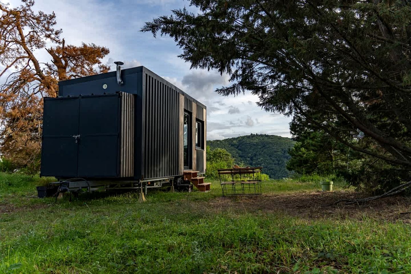 Secluded Sustainable Tiny Home with Horseback Access Near Chaîne des Puys | Châtel-Guyon, France