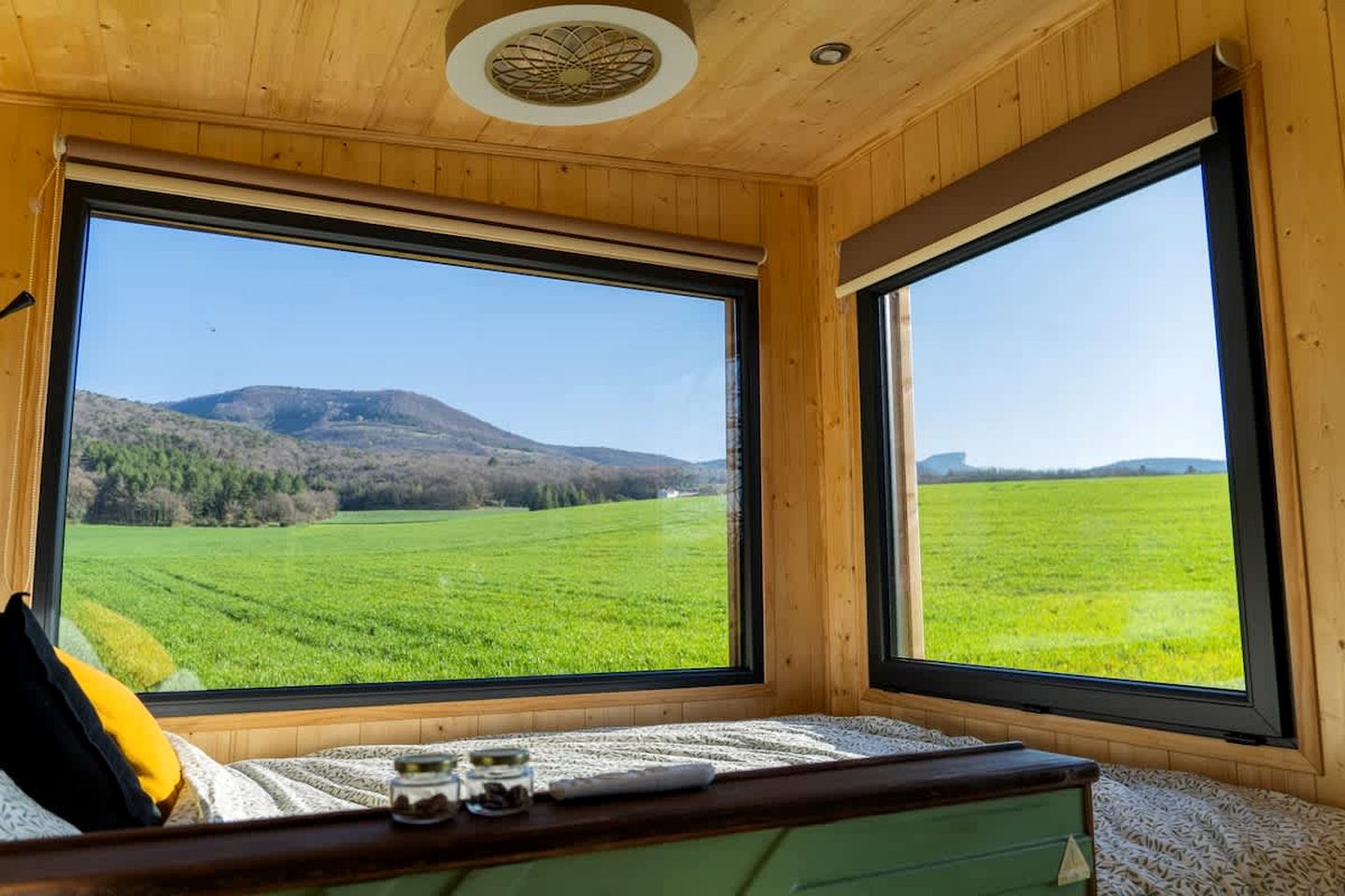 Serene Off-Grid Nature Tiny Home with Deer-Rut Views Near the Vercors | Gigors-et-Lozeron, France