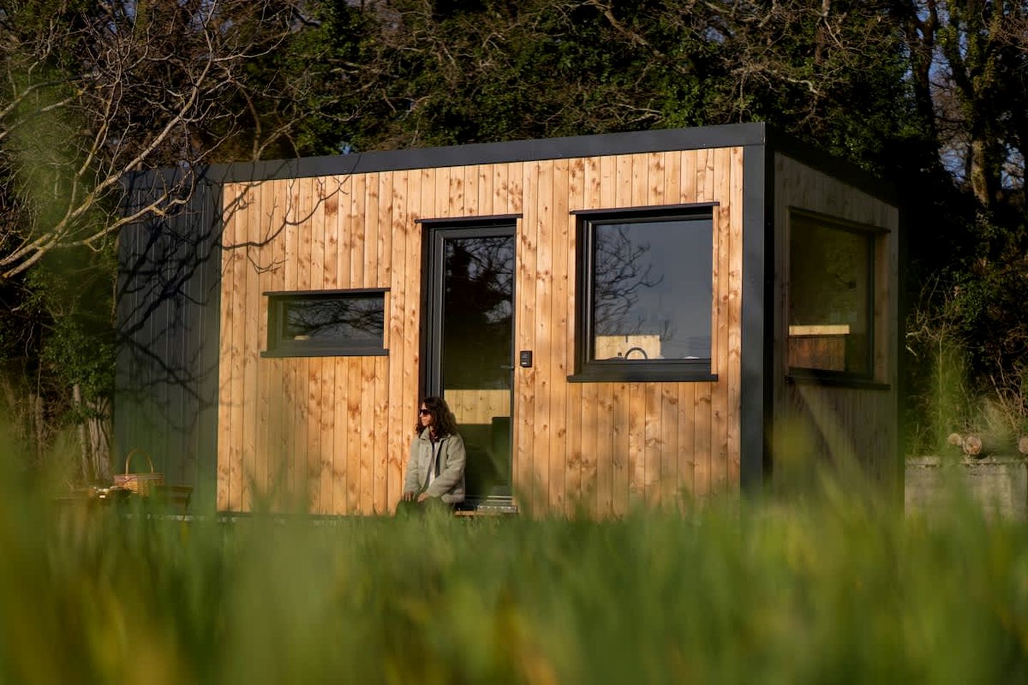 Serene Off-Grid Nature Tiny Home with Deer-Rut Views Near the Vercors | Gigors-et-Lozeron, France