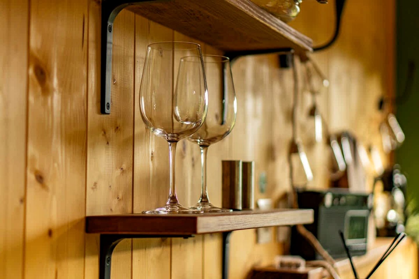 Serene Off-Grid Nature Tiny Home with Deer-Rut Views Near the Vercors | Gigors-et-Lozeron, France