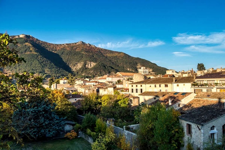 Vacation Rentals (France, --, Auvergne-Rhône-Alpes)