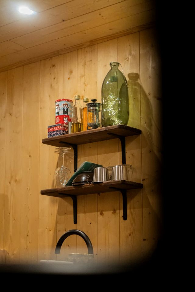 Serene Off-Grid Nature Tiny Home with Deer-Rut Views Near the Vercors | Gigors-et-Lozeron, France