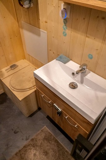 Vacation Rentals (France, --, Auvergne-Rhône-Alpes)