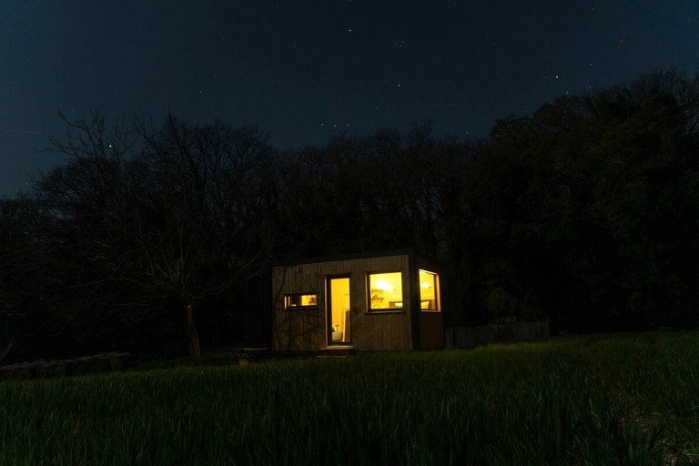 Vacation Rentals (France, --, Auvergne-Rhône-Alpes)