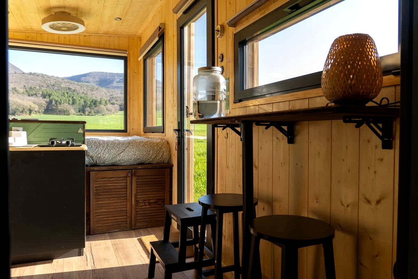 Serene Off-Grid Nature Tiny Home with Deer-Rut Views Near the Vercors | Gigors-et-Lozeron, France