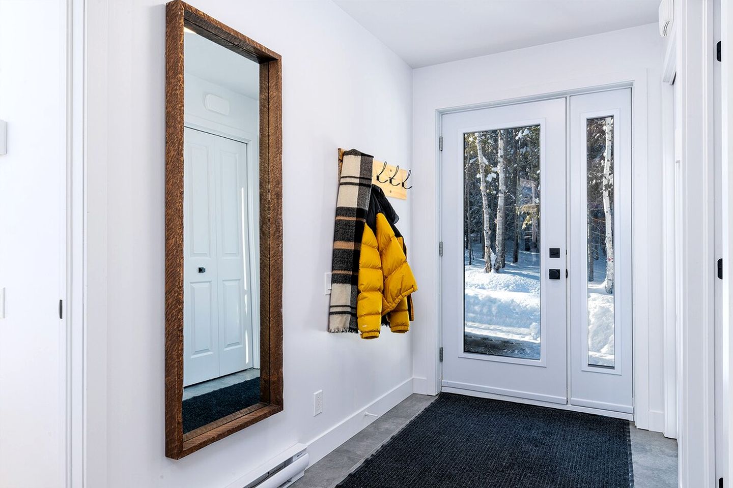 Incredible Modern Cottage with Fire Pit, Hot-tub and Foosball in Charlevoix, Michigan