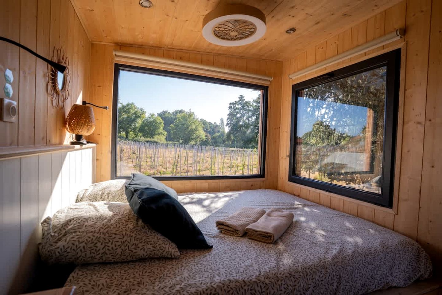 Charming Eco Tiny Home with Organic Wine & Goji Tasting near Saint-Émilion, Gironde