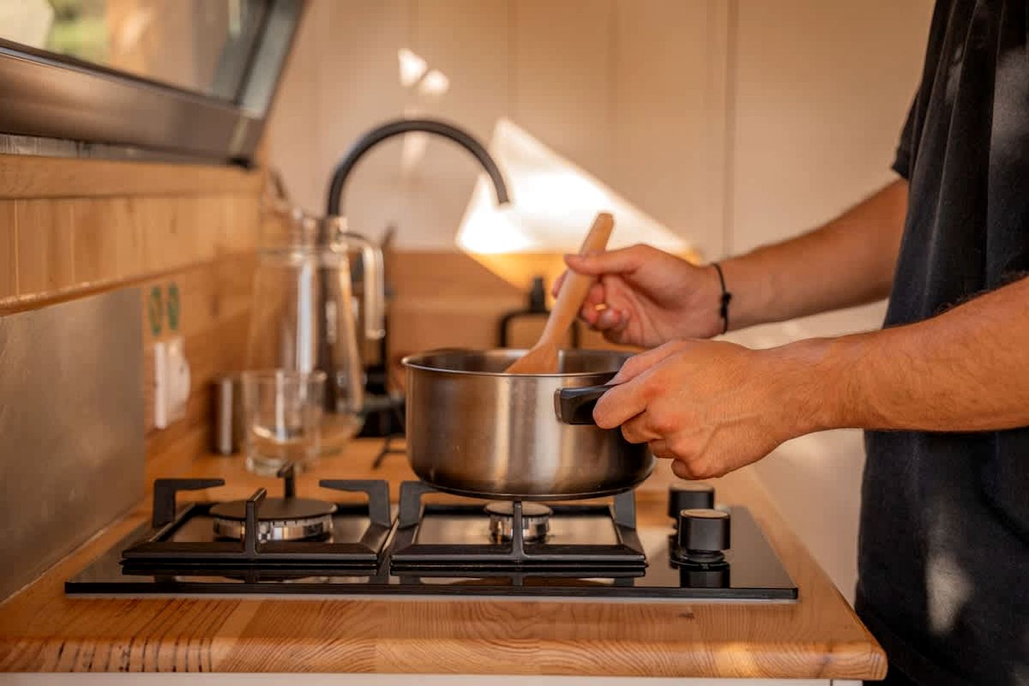 Charming Eco Tiny Home with Organic Wine & Goji Tasting near Saint-Émilion, Gironde