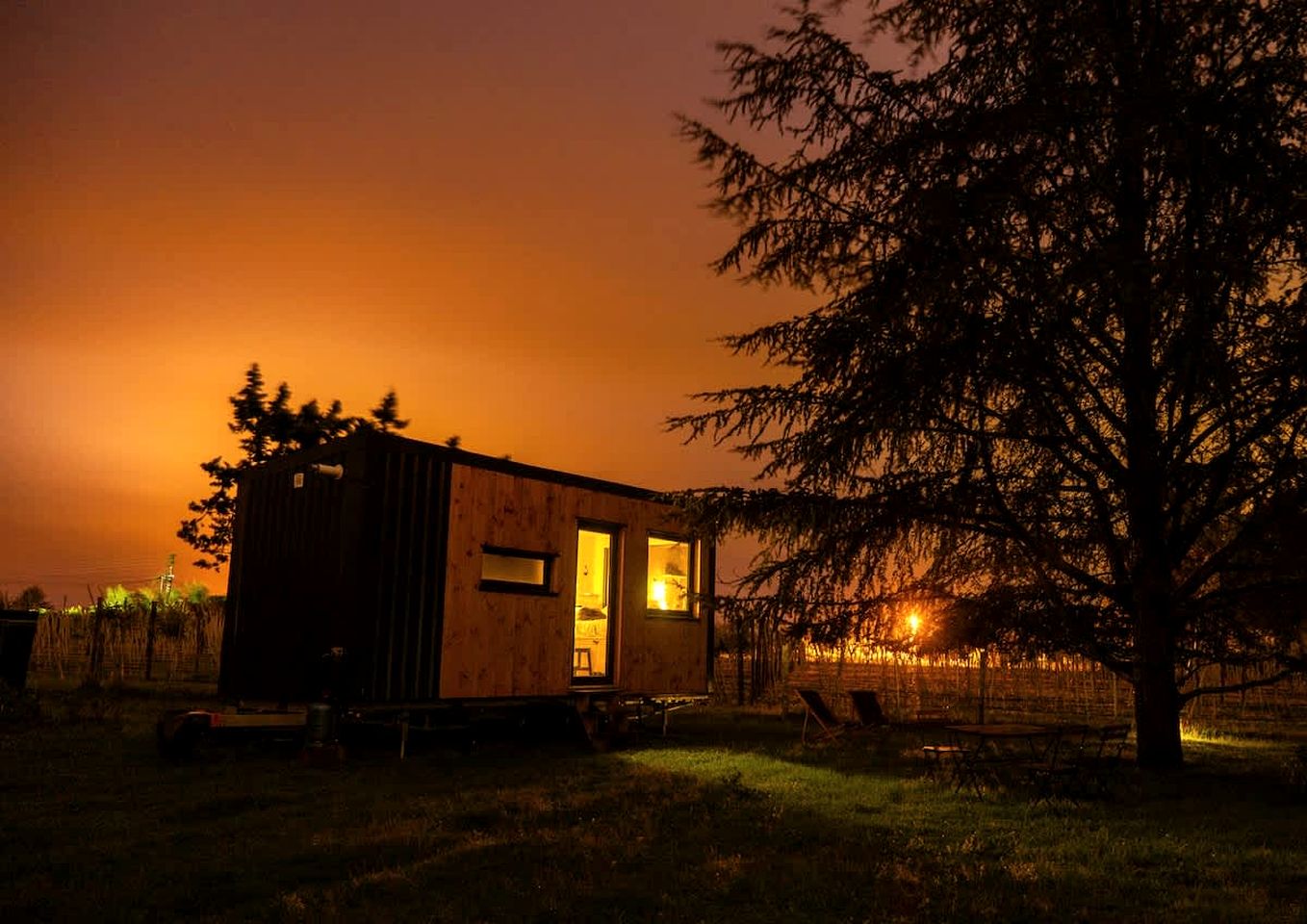 Charming Eco Tiny Home with Organic Wine & Goji Tasting near Saint-Émilion, Gironde
