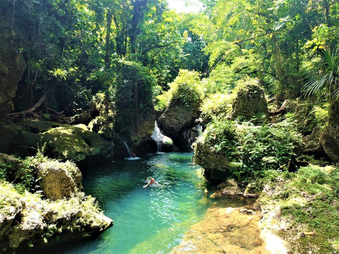 Bell Tents (Epule, Efate, Vanuatu)