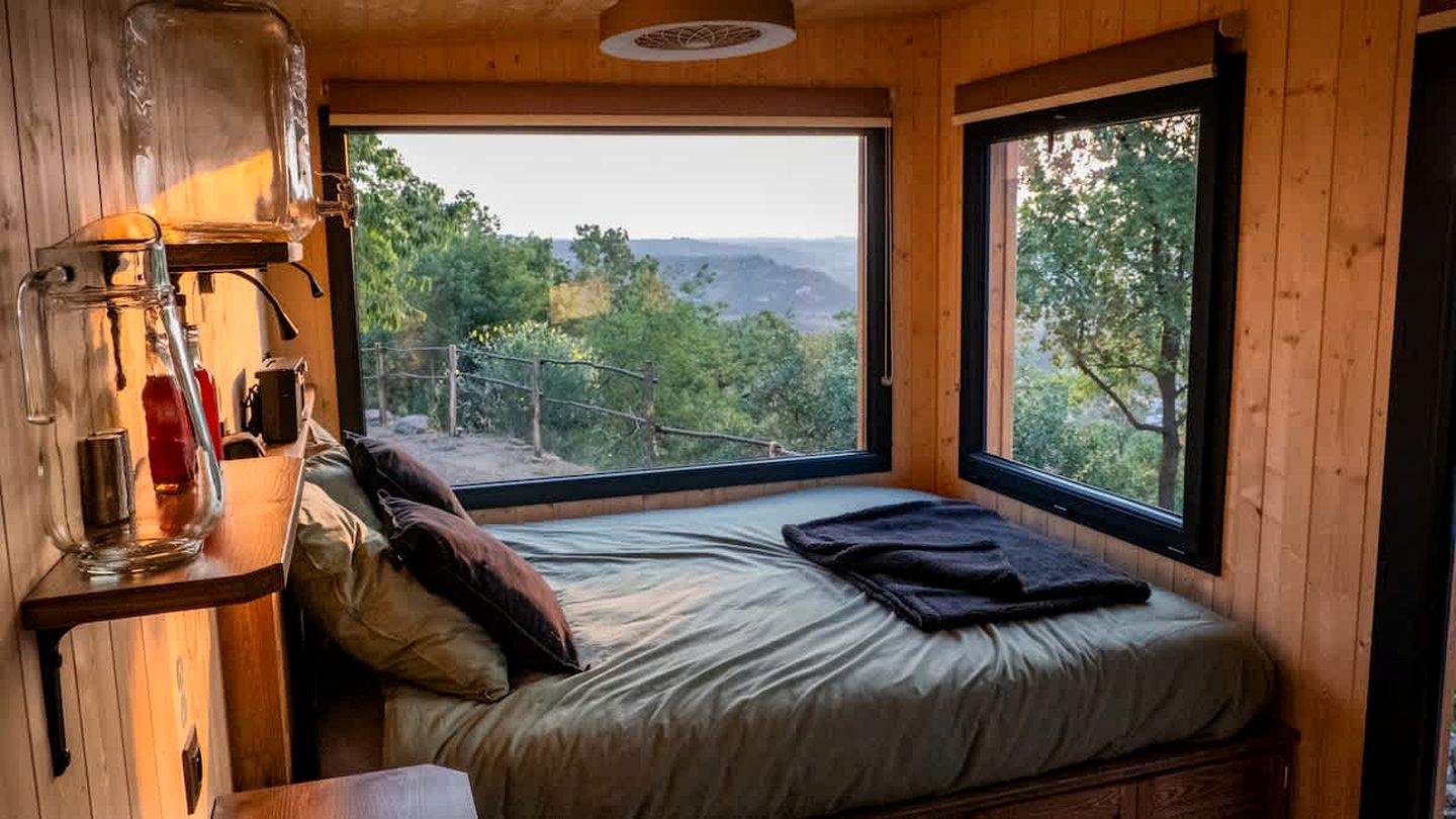 Charming Eco-Friendly Tiny Home with Mediterranean Horizon Views Near Céret | France