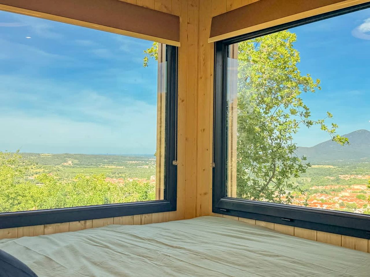 Charming Eco-Friendly Tiny Home with Mediterranean Horizon Views Near Céret | France