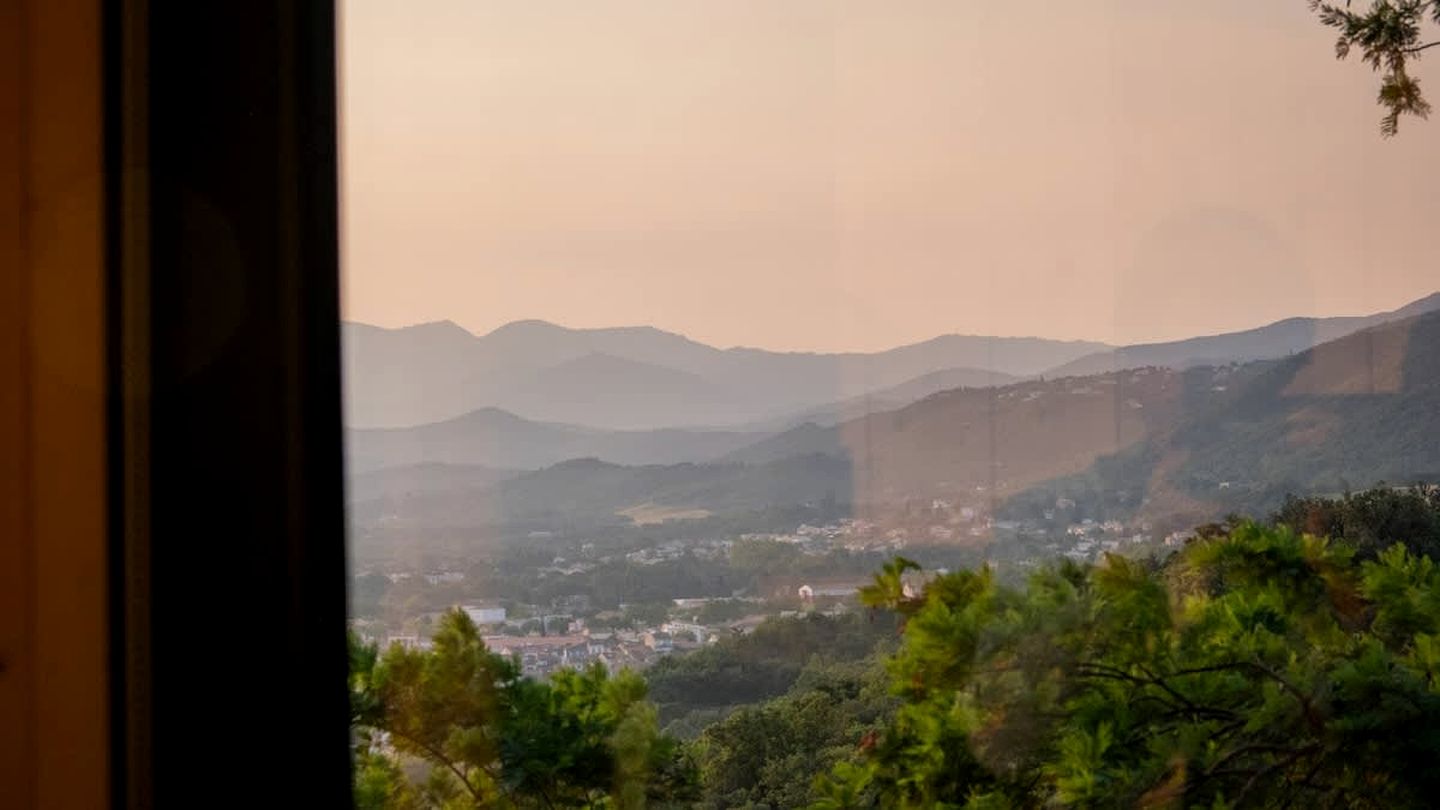 Charming Eco-Friendly Tiny Home with Mediterranean Horizon Views Near Céret | France