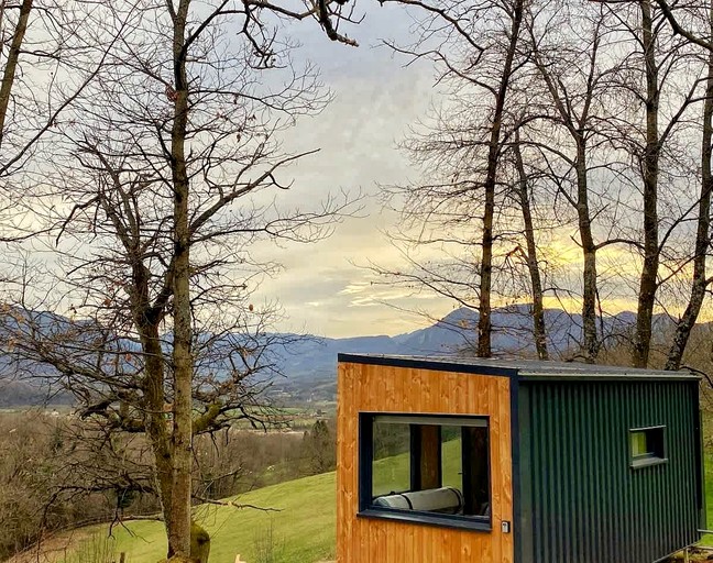 Vacation Rentals (France, --, Auvergne-Rhône-Alpes)