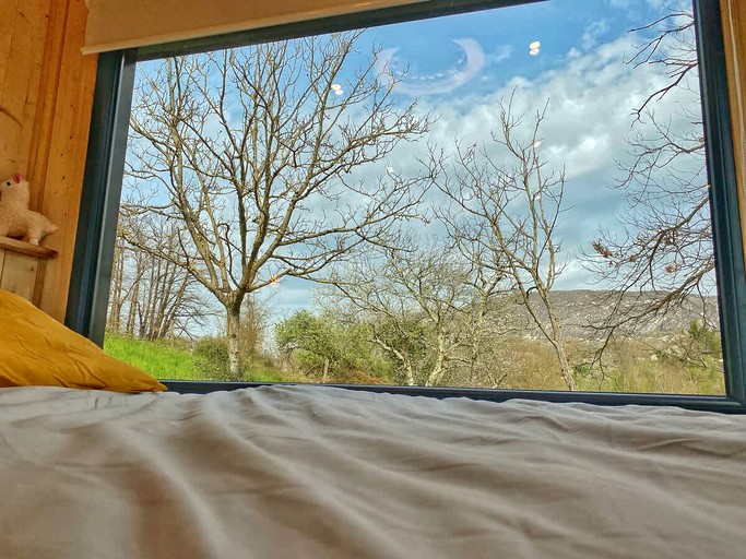 Vacation Rentals (France, --, Auvergne-Rhône-Alpes)