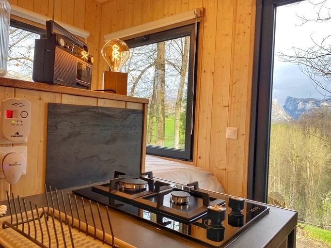 Vacation Rentals (France, --, Auvergne-Rhône-Alpes)