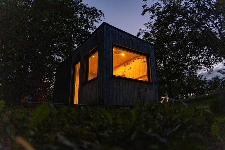 Vacation Rentals (France, --, Auvergne-Rhône-Alpes)