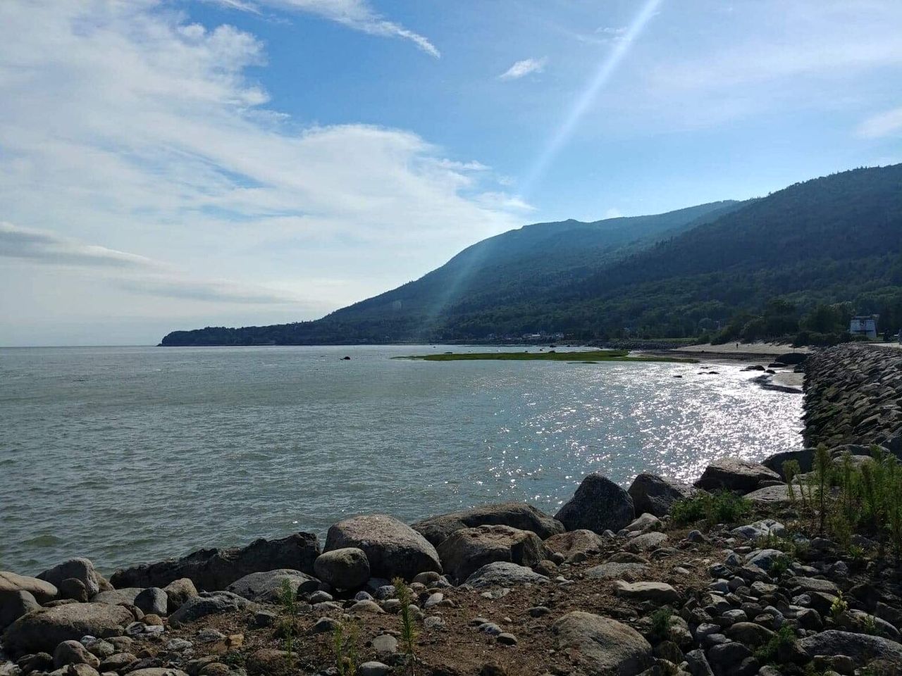Charming Vacation Rental with Hot-tub and Stunning Views in Petite-Rivière-Saint-François, Quebec