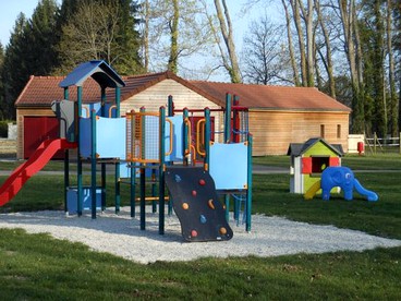 Unique Wooden Pod Rentals for Couples in Countryside near Paris photo 4