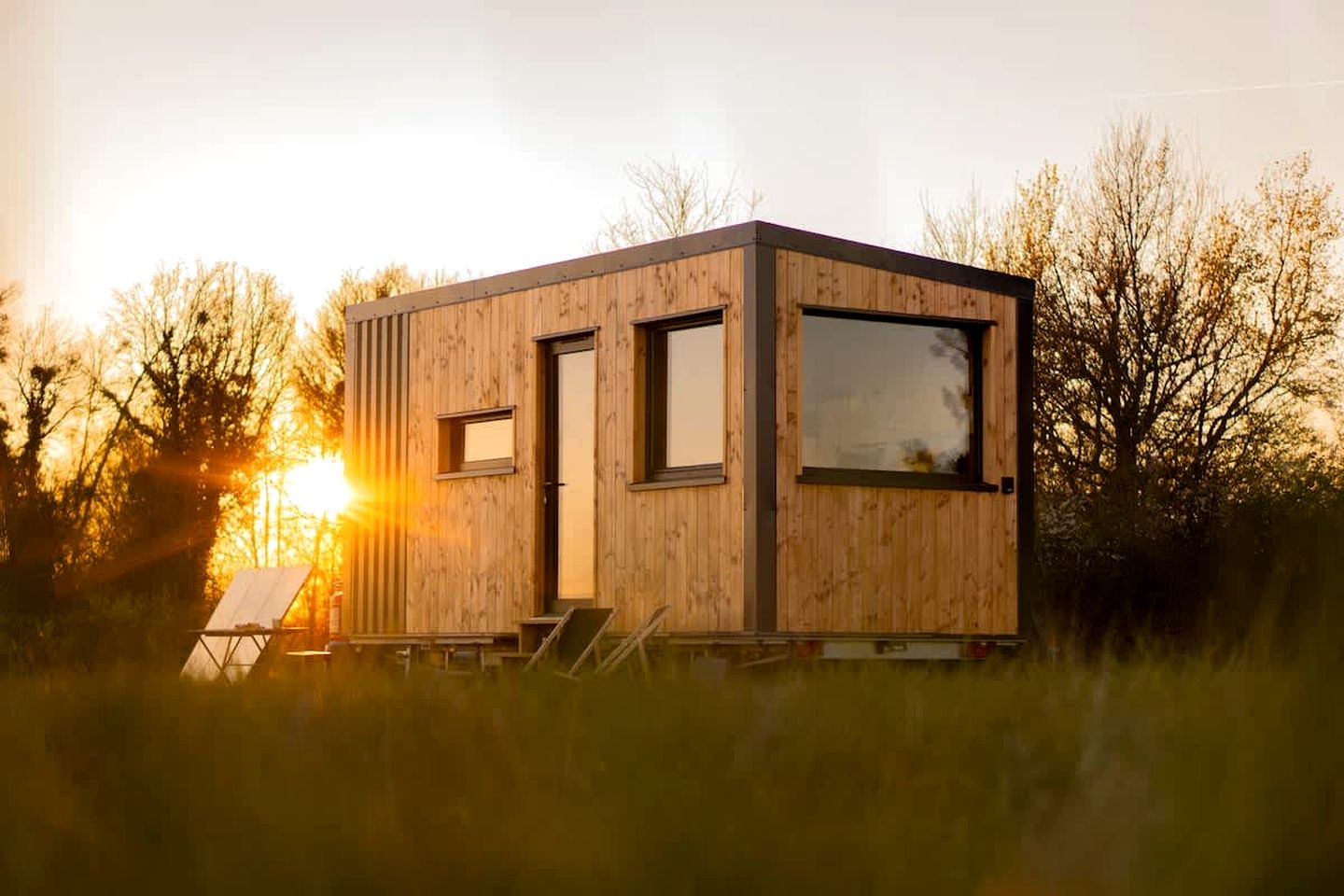 Charming Eco Retreat by a Pond near Loire Valley Castles, Billy, France