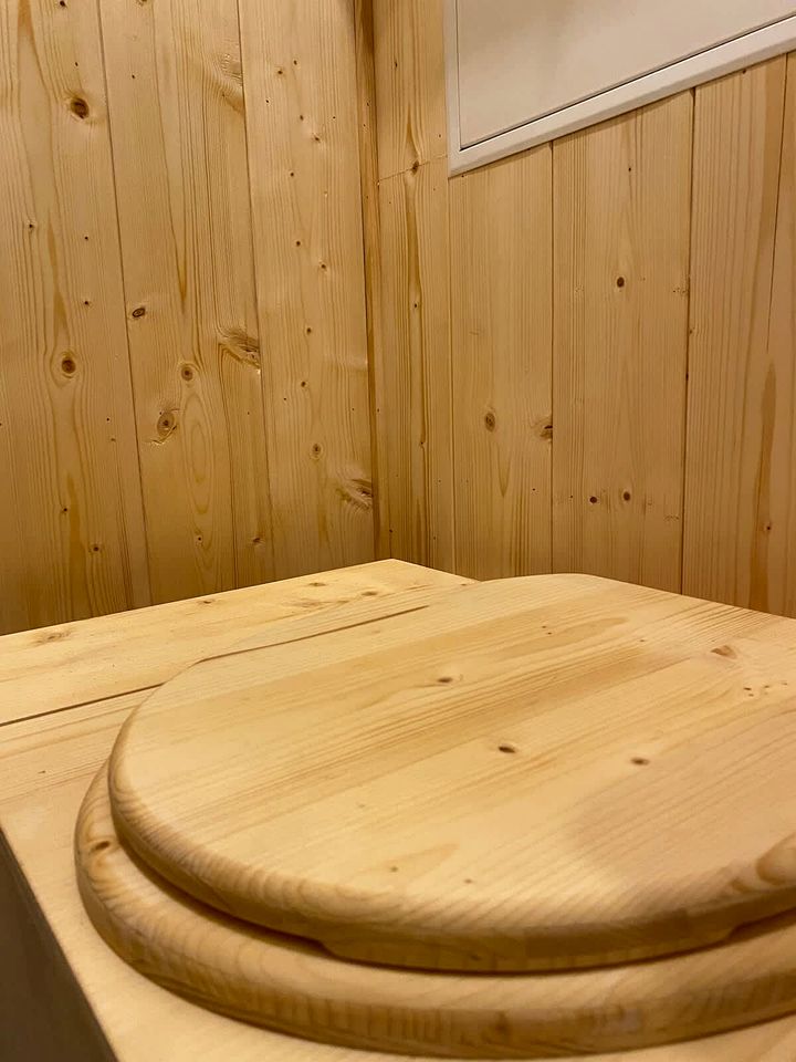 Charming Eco Retreat by a Pond near Loire Valley Castles, Billy, France