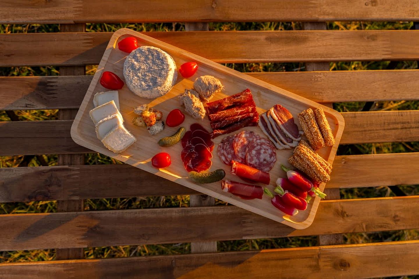 Charming Eco Retreat by a Pond near Loire Valley Castles, Billy, France