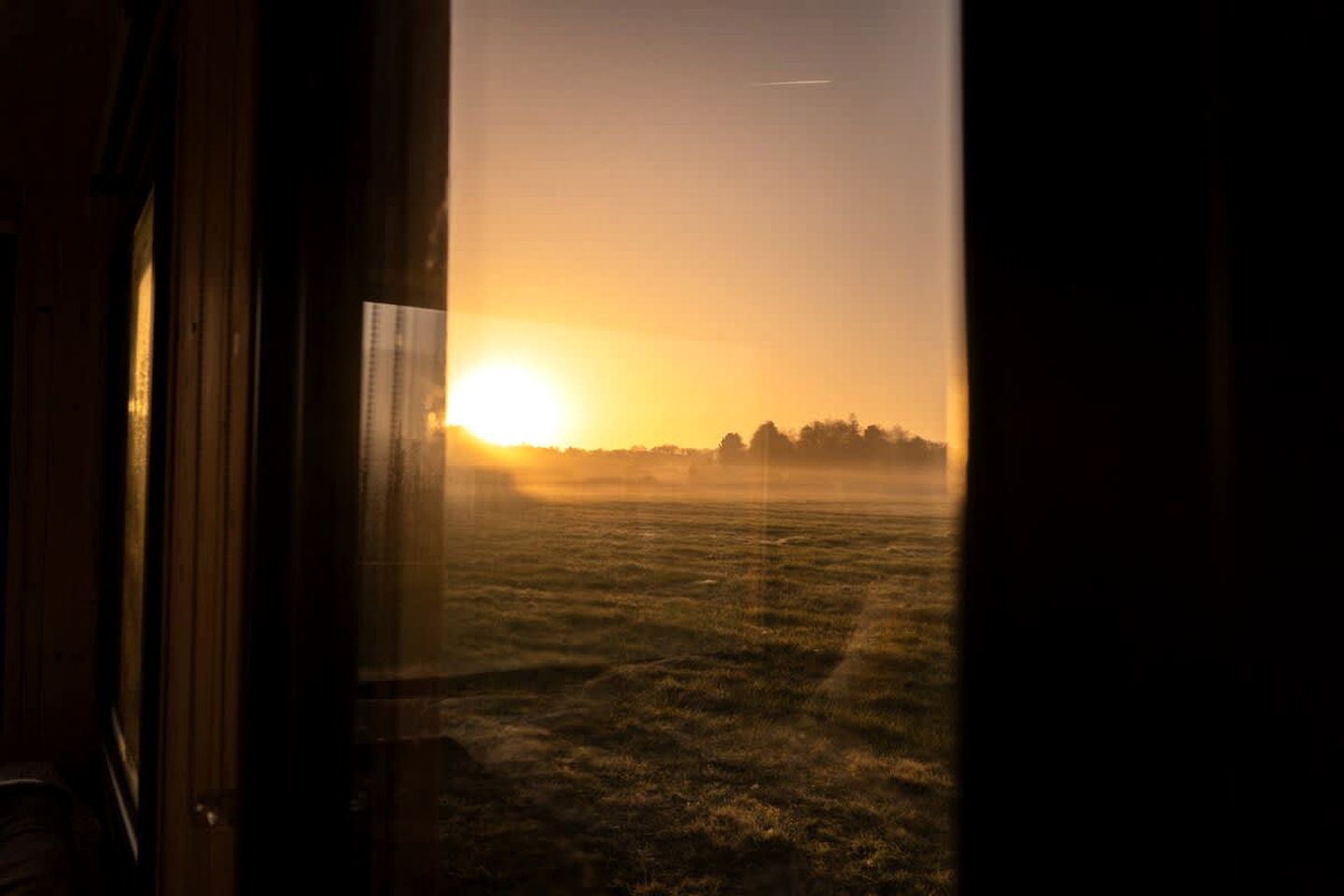 Charming Eco Retreat by a Pond near Loire Valley Castles, Billy, France