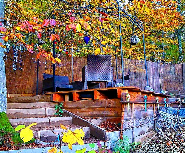 Tree Houses (Saint-Agnant-près-Crocq, Nouvelle-Aquitaine, France)