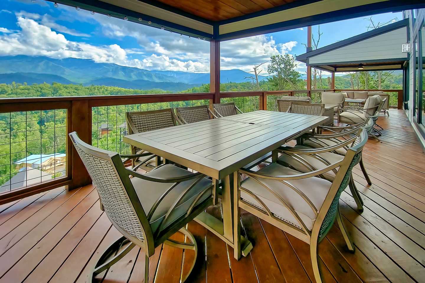 Great Smoky Mountains National Park Luxury Glamping Lodge for Family and Friends