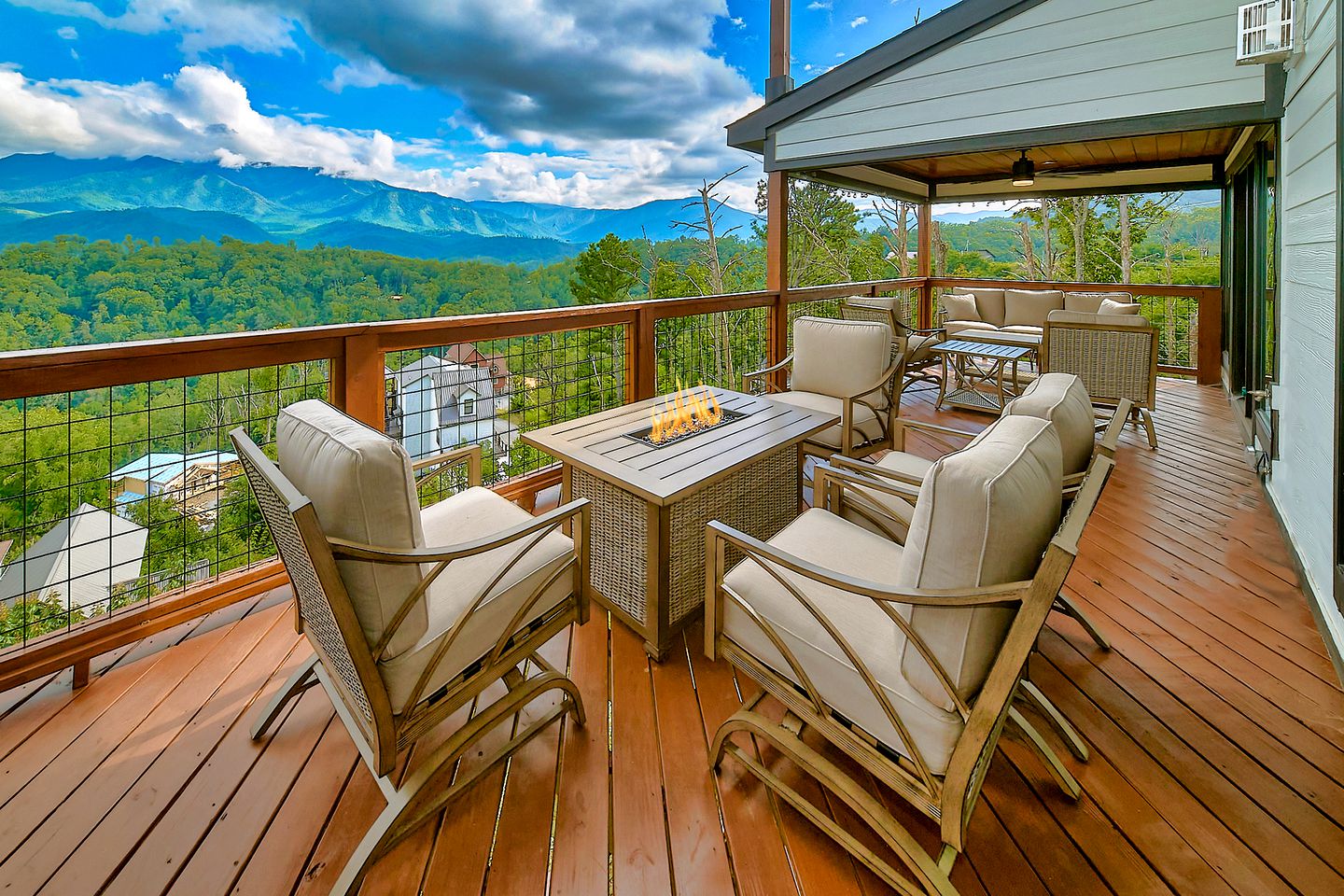 Great Smoky Mountains National Park Luxury Glamping Lodge for Family and Friends