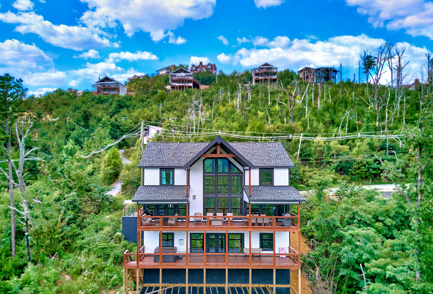 Great Smoky Mountains National Park Luxury Glamping Lodge for Family and Friends