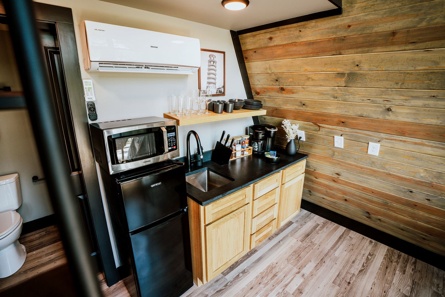 Romantic A-Frame Cabin with Hot Tub Perfect for Couples in Cedar Bluff, Alabama