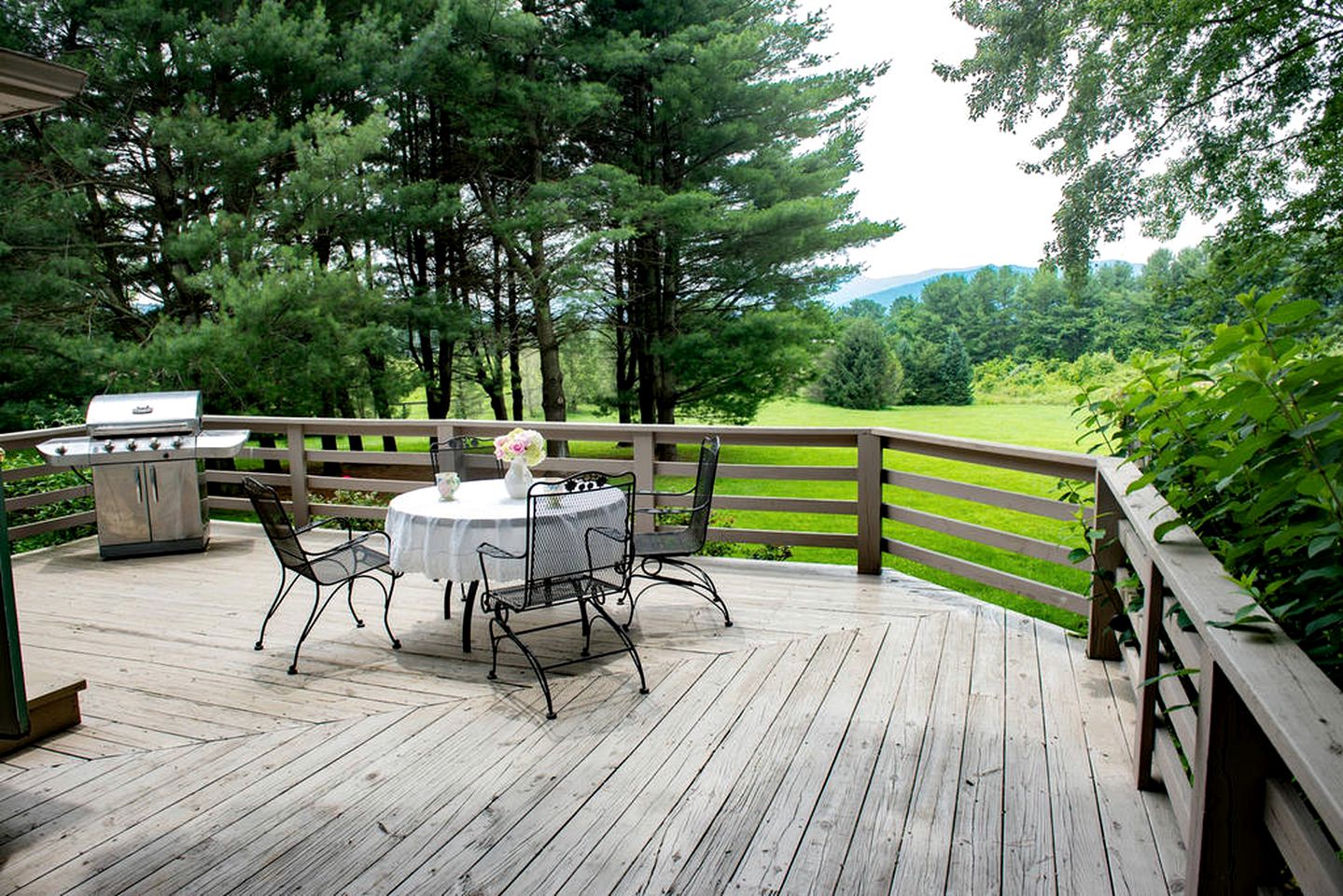Captivating Cottage with Blue Ridge Mountain Views in Little Washington, Virginia