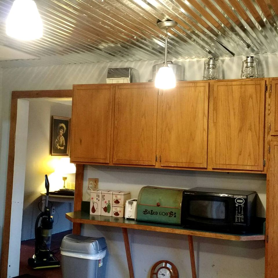 Vintage Cabin Rental near Tippy Dam in Manistee National Forest, Michigan