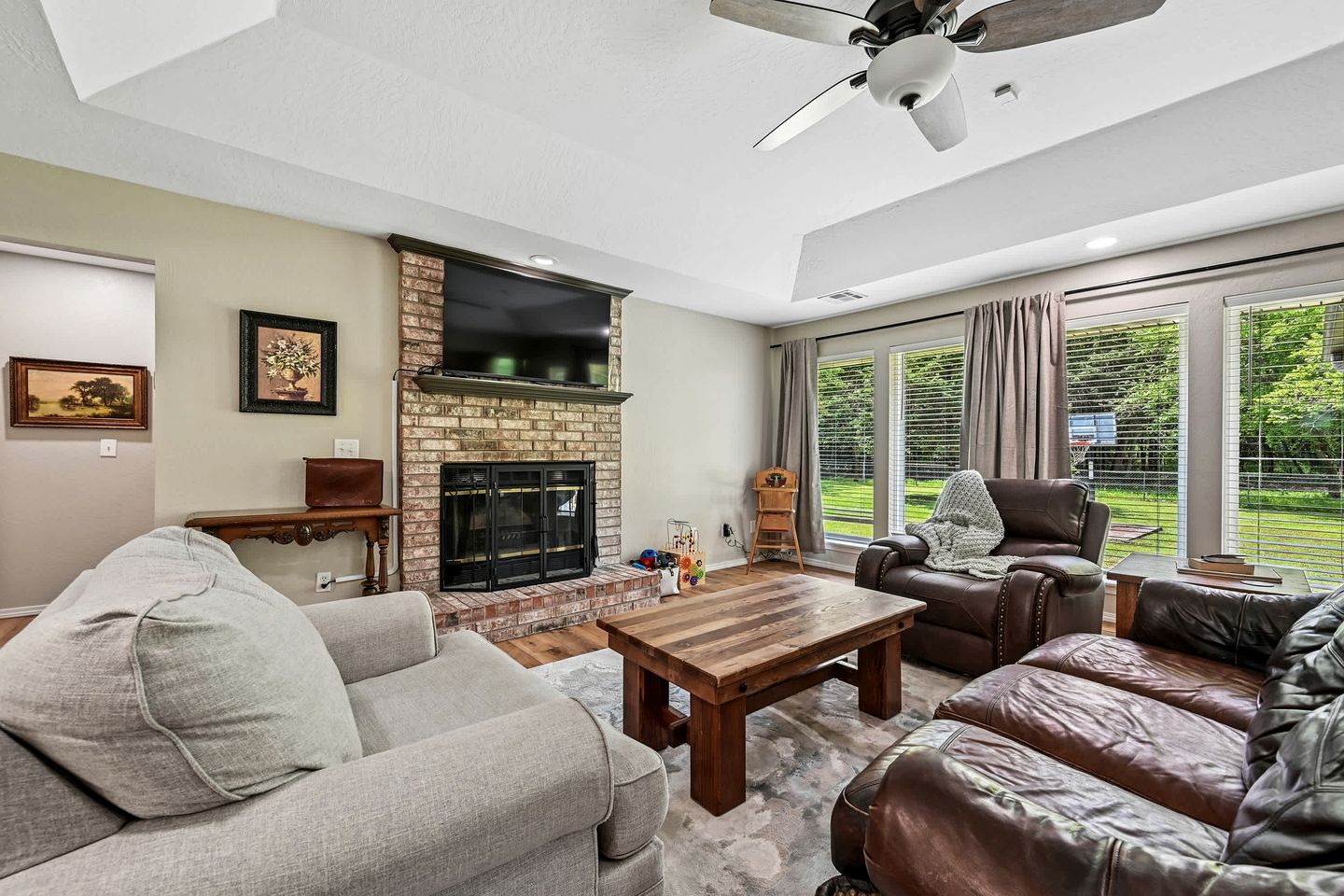 Serene Getaway with Fireplace, Grill & Outdoor Lounge in Grove, Oklahoma