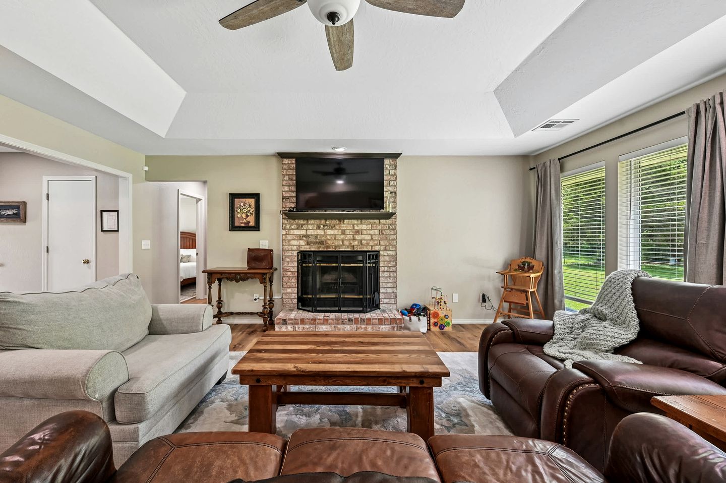 Serene Getaway with Fireplace, Grill & Outdoor Lounge in Grove, Oklahoma