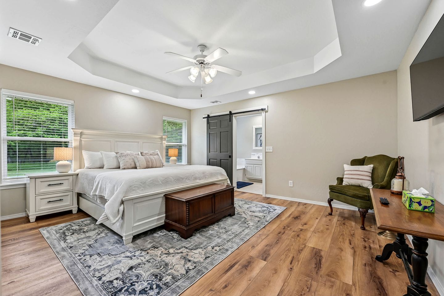 Serene Getaway with Fireplace, Grill & Outdoor Lounge in Grove, Oklahoma